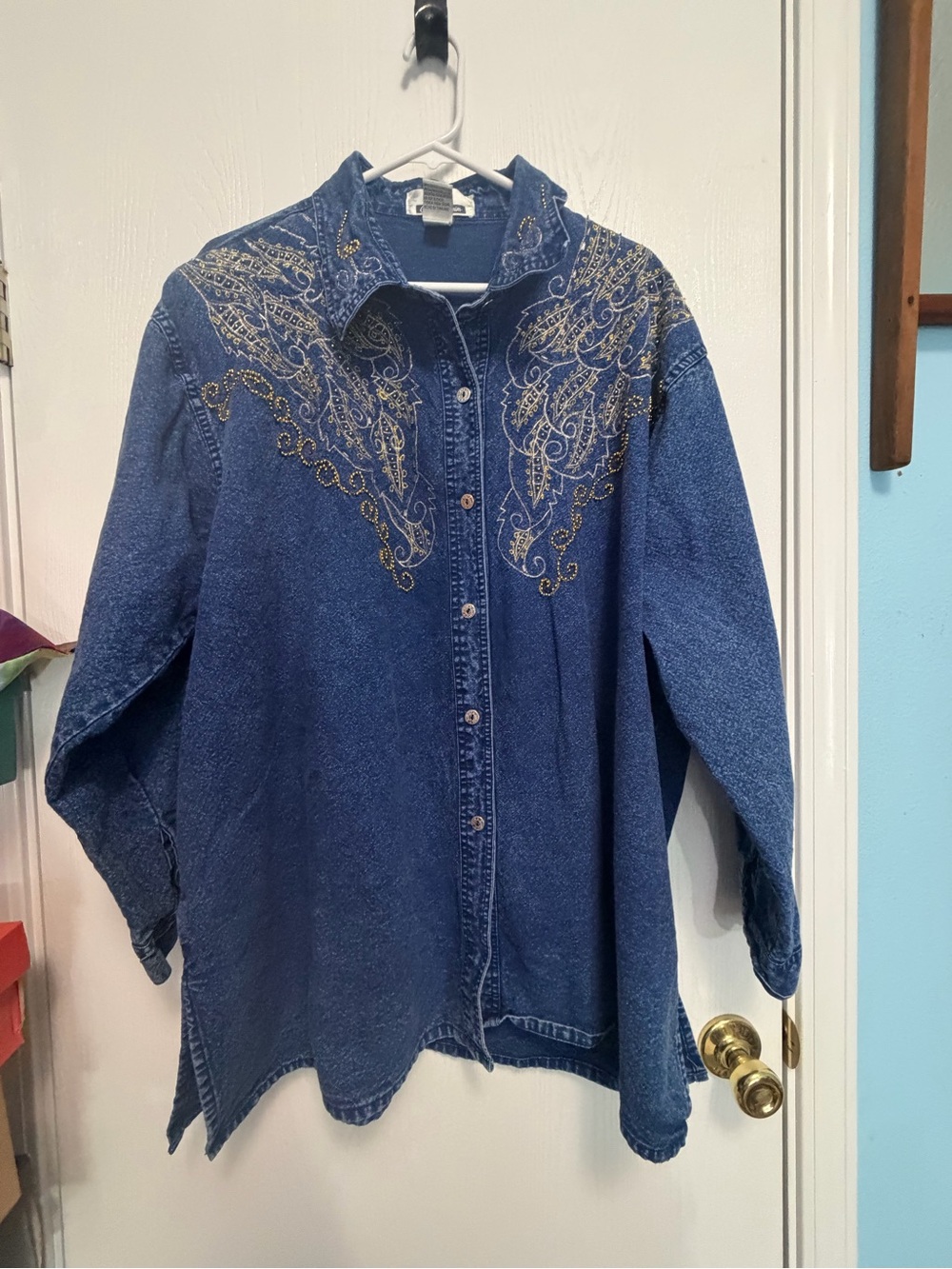 Vintage Club Z gold beaded embellishments Button-Up Shirt